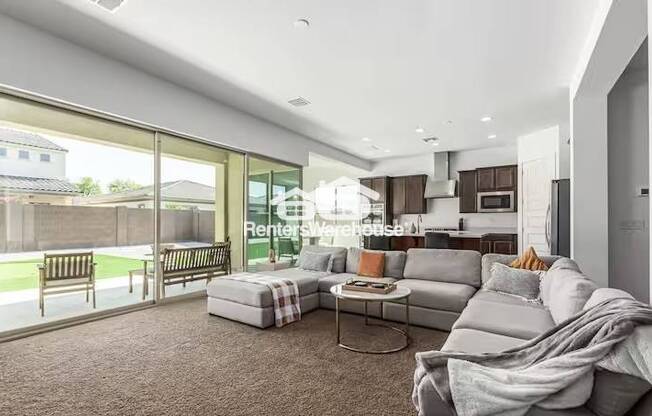 8615 W SOLANO DR