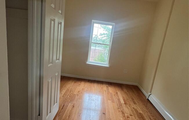 974 JAMAICA AVE
