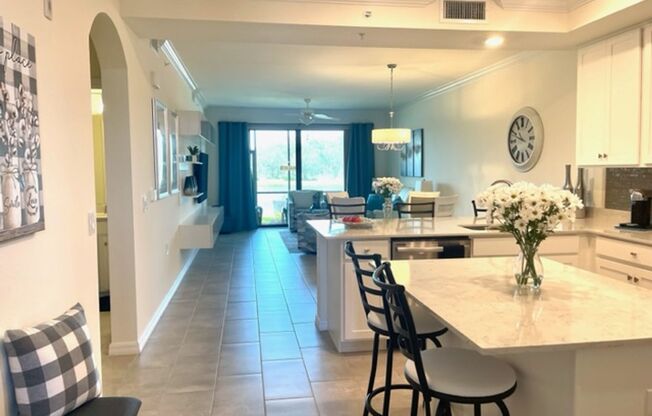 2/2 MONTHLY RENTAL - GOLF/TENNIS CENTER - LAKEWOOD RANCH AVAILABLE FOR SPRING/ SUMMER!