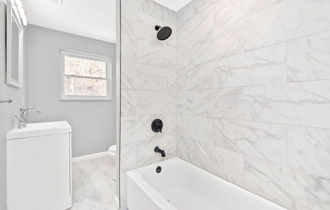 Stunning 4 bedroom home in Pittsburgh available September 1st!