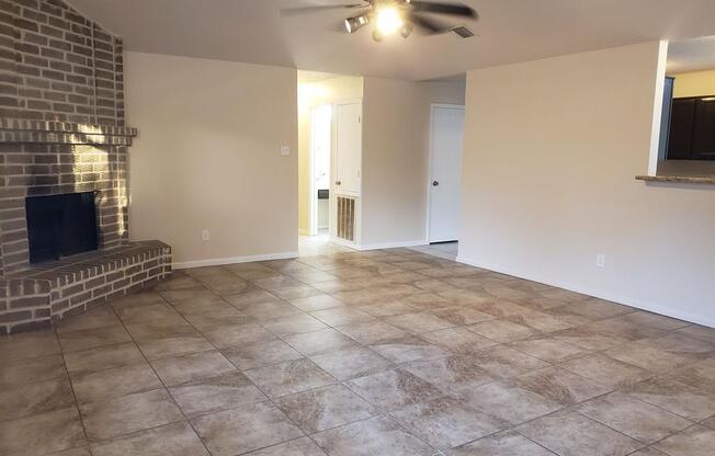1326 BLUE DIAMOND DR