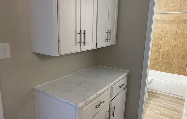 2 beds, 1 bath, 800 sqft, $1,450, Unit 1729-105