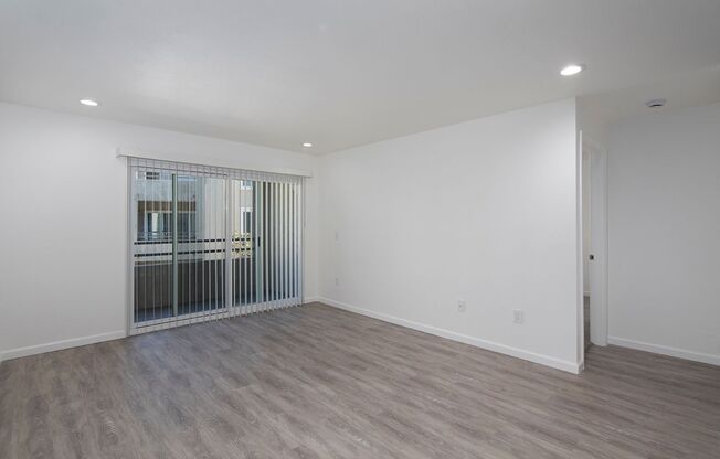 2 beds, 2 baths, 965 sqft, $2,995, Unit 243
