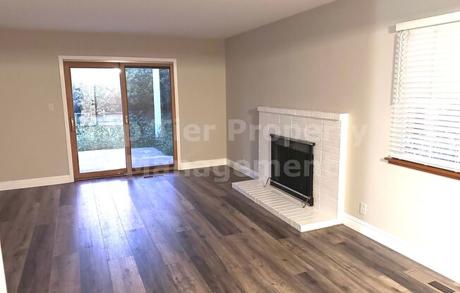 Very nice 4 Bed/2 Bath /1,250 square foot house in Concord available April 1st! Features and amenities include: