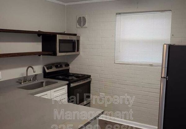 1121 Aster St.