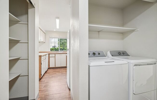 2 beds, 2 baths, 900 sqft, $1,695, Unit L090