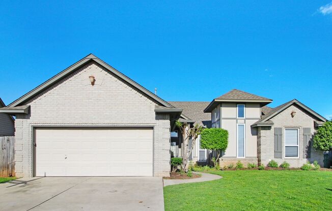 Great 4 bed, 2 bath, 2 car home in Edmond