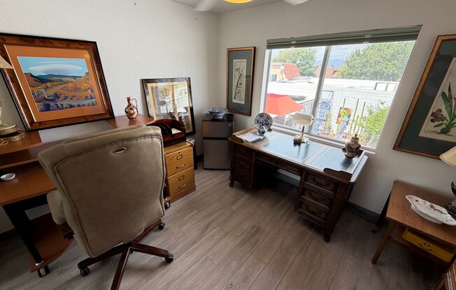 ROOMS FOR RENT in Tastefully Decorated Southwestern-Style Home