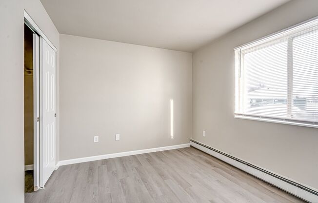 3 beds, 1.5 baths, 1,300 sqft, $1,699, Unit 105 - 01