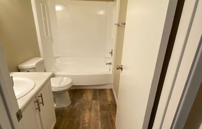 1 bed, 1 bath, 670 sqft, $1,295, Unit 244