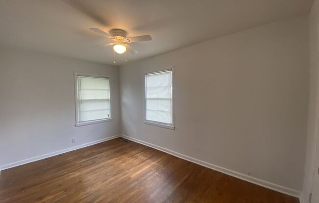 Cozy Three Bedroom in the Heart of Adairville.