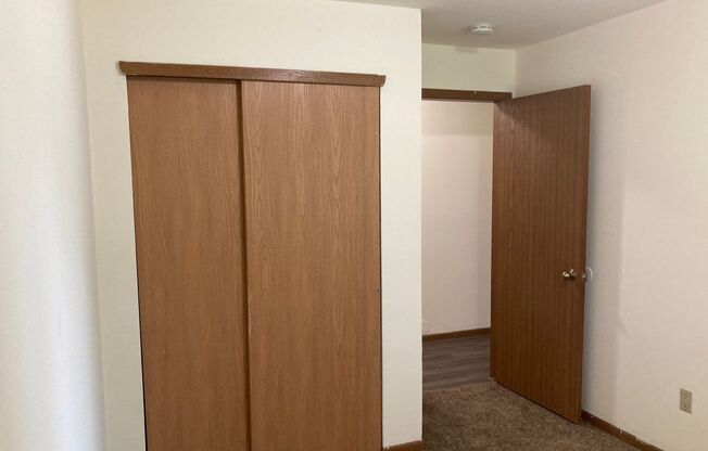 3 beds, 1 bath, 1,040 sqft, $1,800, Unit 3172-104