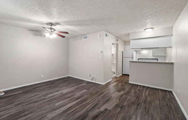 Studio, 1 bath, 400 sqft, $999, Unit 4510-203