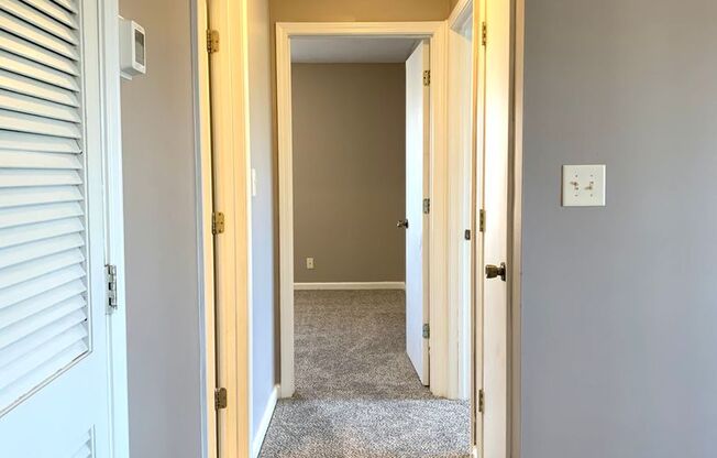 2 beds, 1 bath, $995