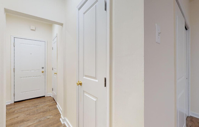 Studio, 1 bath, 296 sqft, $955, Unit 1-D