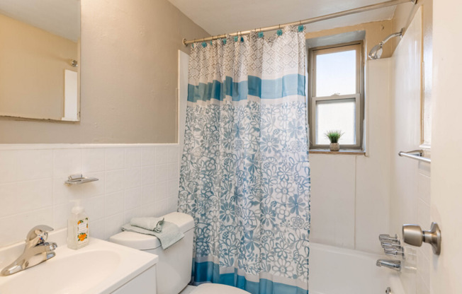 Studio, 1 bath, 385 sqft, $580, Unit 1725-06