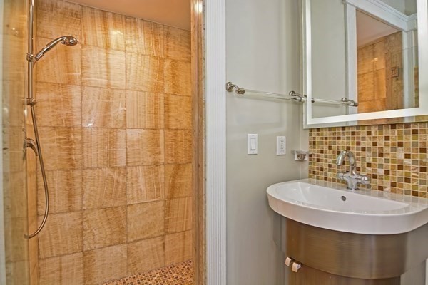 5 beds, 4 baths, 3,498 sqft, $9,900, Unit 2