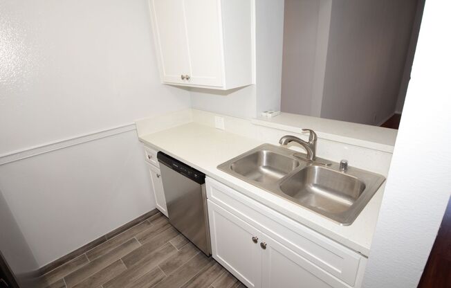 1 bed, 1 bath, $2,195, Unit 219