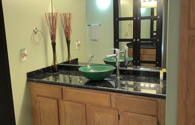 1 bed, 1 bath, $1,600
