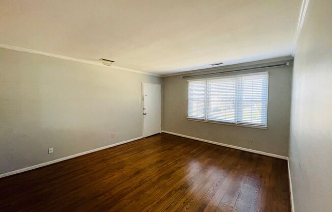 Check out this CHARMING 1BR/1BA Now Available in SouthPark Area!
