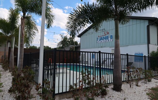 1 bed, 1 bath, 600 sqft, $1,393.75, Unit Unit 305