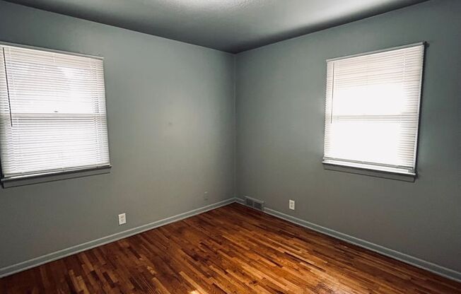 2 beds, 1 bath, $825, Unit 7023