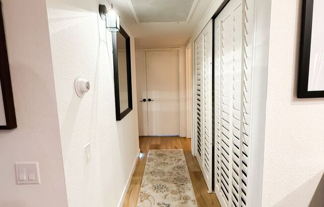 Charming Lake Forest Condo Ready for You! 2 Bed | 1 Bath | 915 SF