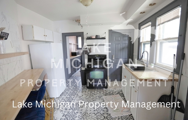 416 HENRY AVE SE
