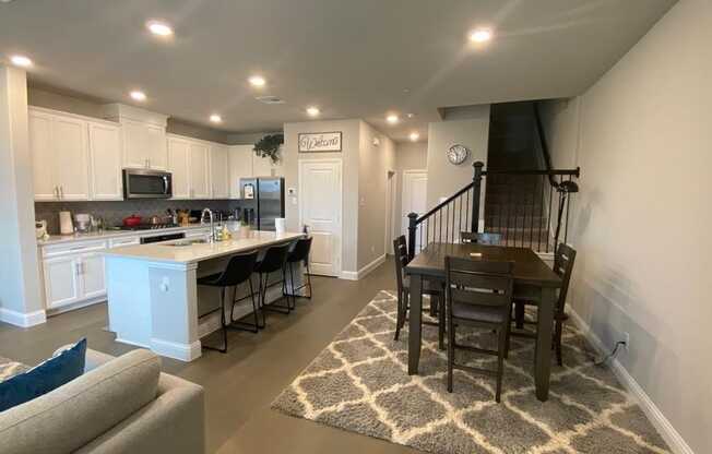 2008 NAPLES DR