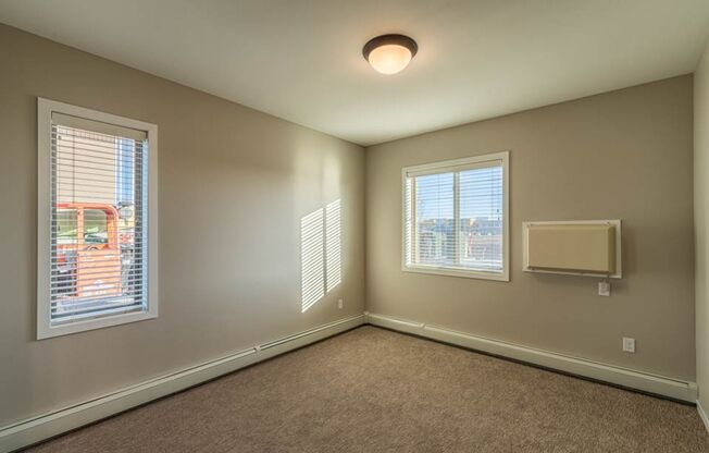 3 beds, 2 baths, 1,301 sqft, $1,730, Unit 212