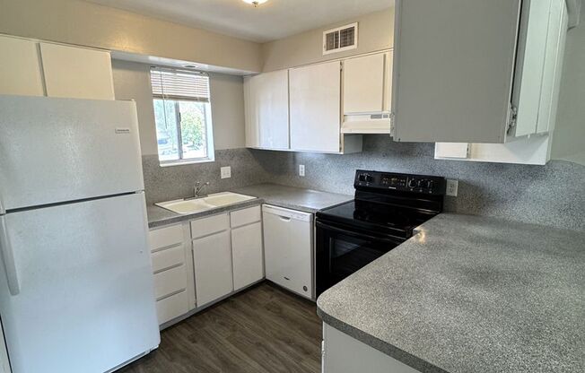 2 beds, 1 bath, 864 sqft, $1,195, Unit Unit 09