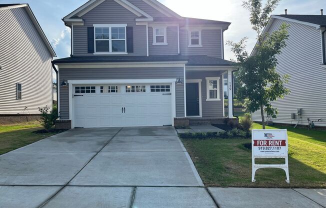AMAZING LOCATION, Fantastic 4 Bed Home, Internet Included, Available Now!