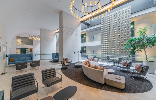 1 bed, 1 bath, 711 sqft, $2,800, Unit 1414