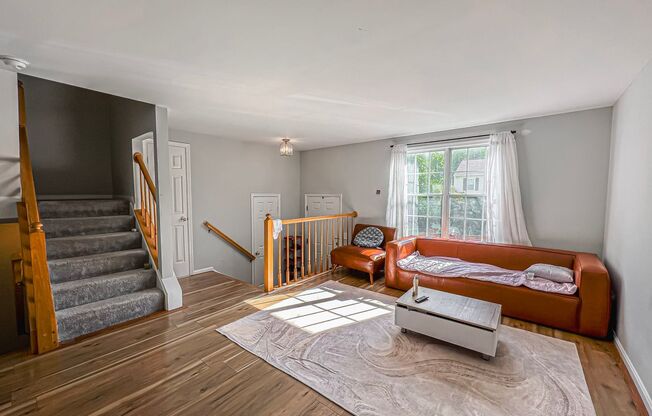 Gorgeous 2 Bed 2.5 Bath Townhouse With Private Deck And Patio In Singletons Grove