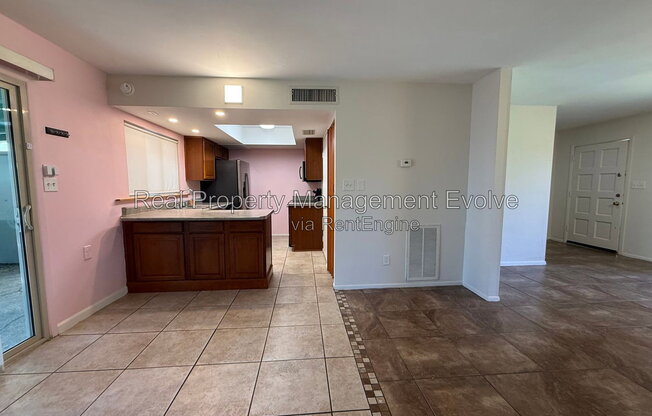 4709 N 26 LN