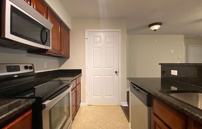 2 beds, 2 baths, $1,595