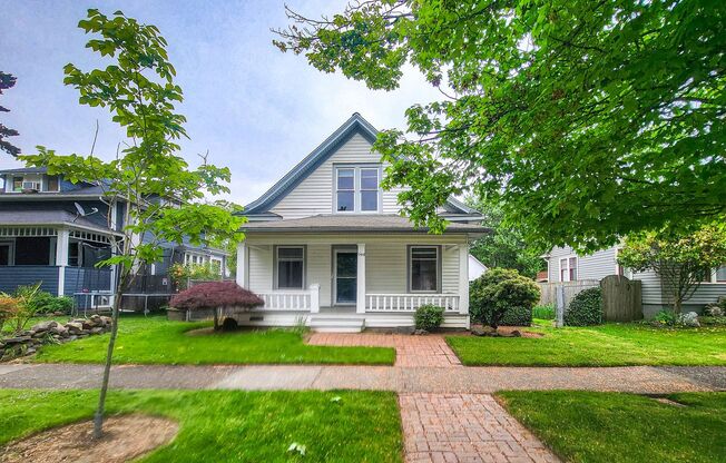 RENT SPECIAL: ½ Off First Full Month's Rent With One Year Lease!~ 944 Cottage