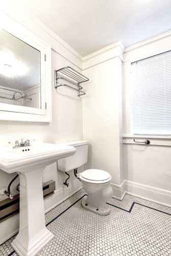 1 bed, 1 bath, 784 sqft, $1,700, Unit 06