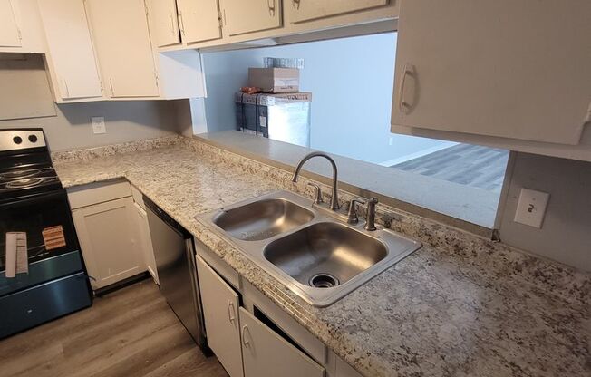 3 beds, 2 baths, 1,189 sqft, $1,200, Unit G7