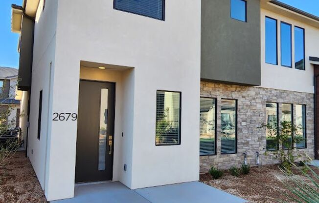 Brand New Town Home in St. George- Lazy River & Community Pool