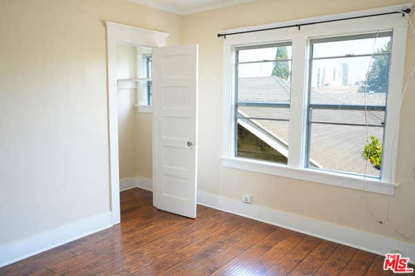 1353 W 49 ST