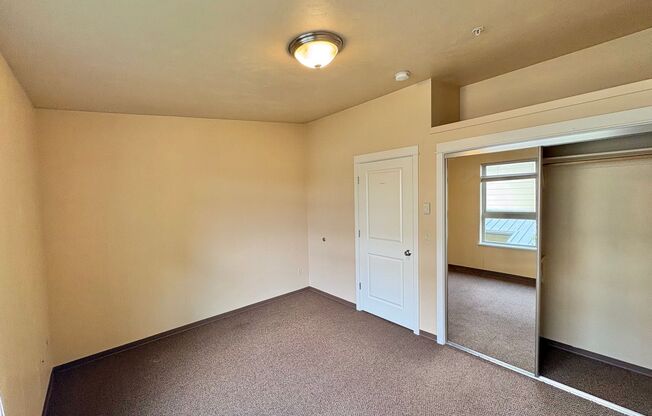 2 beds, 2.5 baths, 1,502 sqft, $1,995, Unit 13