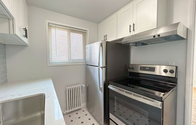 1 bed, 1 bath, 620 sqft, $1,795, Unit Hamrick 102