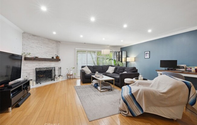 4455 Fulton