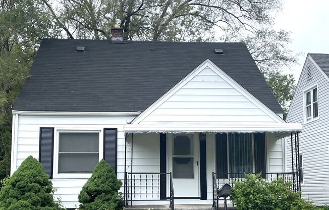 CHARMING BUNGALOW in DEARBORN HEIGHTS