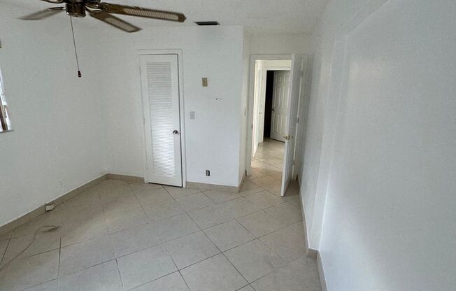 2 beds, 1 bath, $2,500