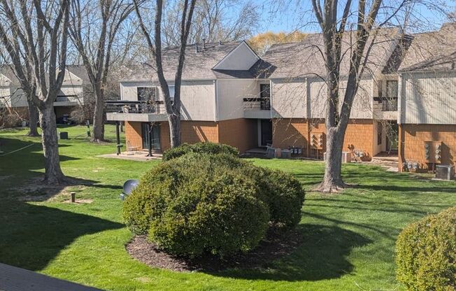 2 beds, 1.5 baths, 1,000 sqft, $1,450, Unit 8133-8133C