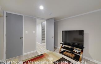 25 N Streeper Street