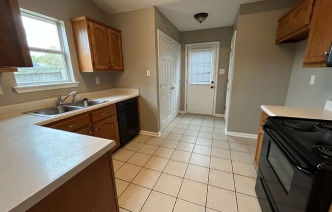 Renovated 3 Bedroom 2 Bath Home with 2 Car Garage for Rent!!