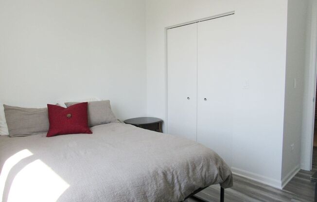 2533/2535 W. Fullerton Ave.